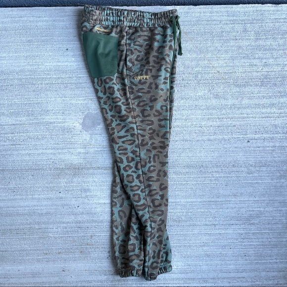 HSTRY NAS HSTRY x C2A LEOPARD UNITY & PRIDE SWEATPANTS - Limited edition! - Picture 8 of 13